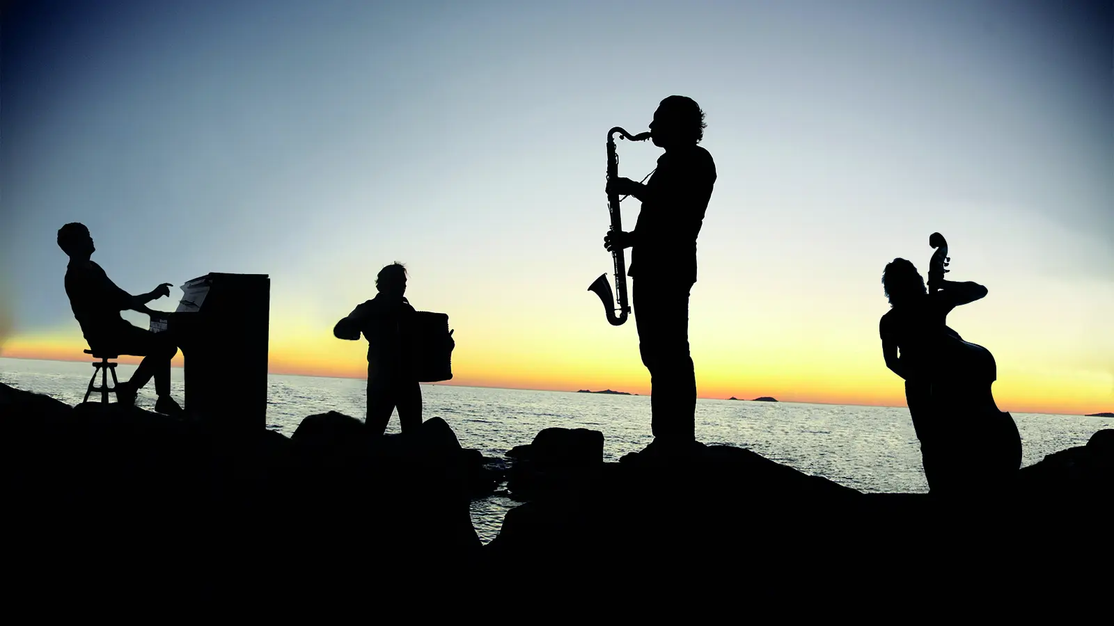 Die vier Musiker bringen am 30. Januar mediterrane Leichtigkeit ins Kupferhaus. (Foto: Quadro Nuevo)