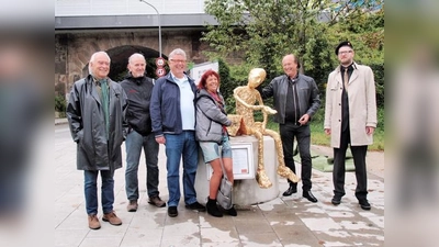 Mehrmals im Jahr konnte bislang die Bürgerinitiative „Mehr Platz zum Leben” neue Kunstwerke am Hans-Mielich-Platz einweihen. Bis April steht der Platz derzeit leer, neue Künstler sind jetzt gefragt.  (Foto: VA)