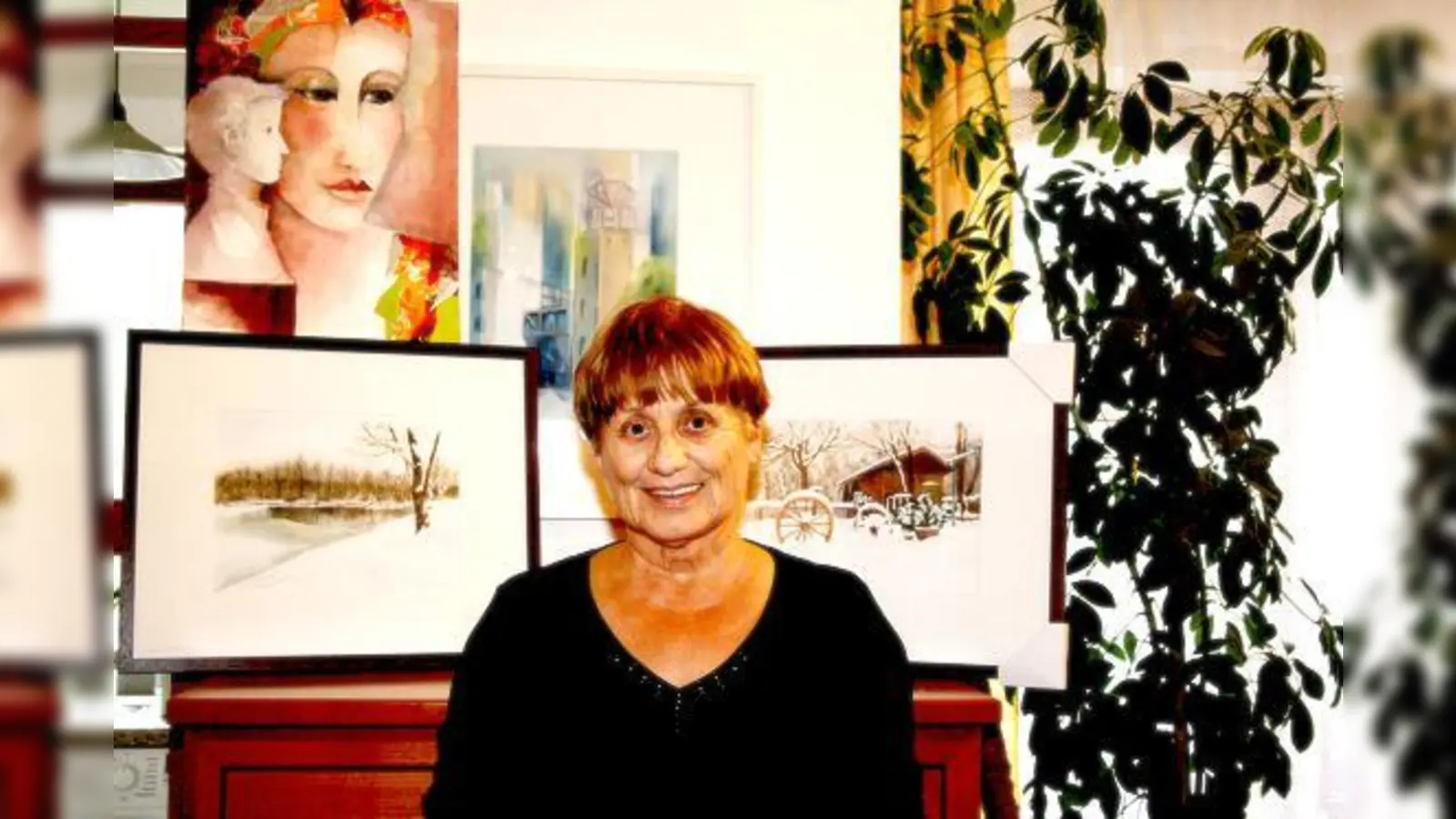 Irmgard Korn präsentiert eine kleine Auswahl der Werke, die bei der Ausstellung der Künstlerpalette ab kommenden Mittwoch zu sehen sein werden. 	 (Foto: sl)