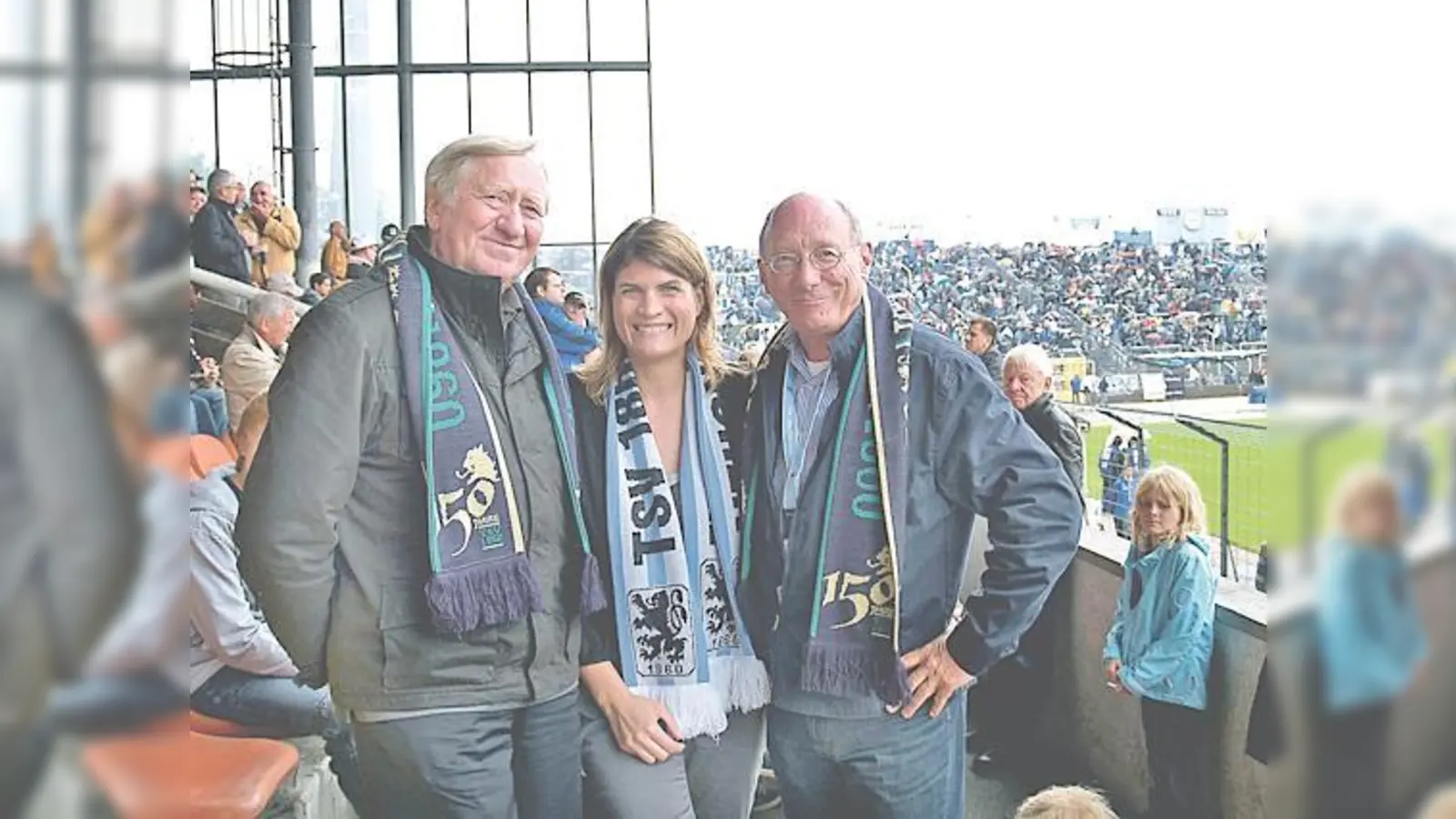 Dr. Hans Zehetmair, Staatsminister a. D., MdL Claudia Stamm (Grüne) und Franz Maget, Vizepräsident des Bayerischen Landtages und Vizepräsident des TSV 1860 München (v. l.) haben viele Ideen für das 60er-Stadion. 	 (Foto: Privat)