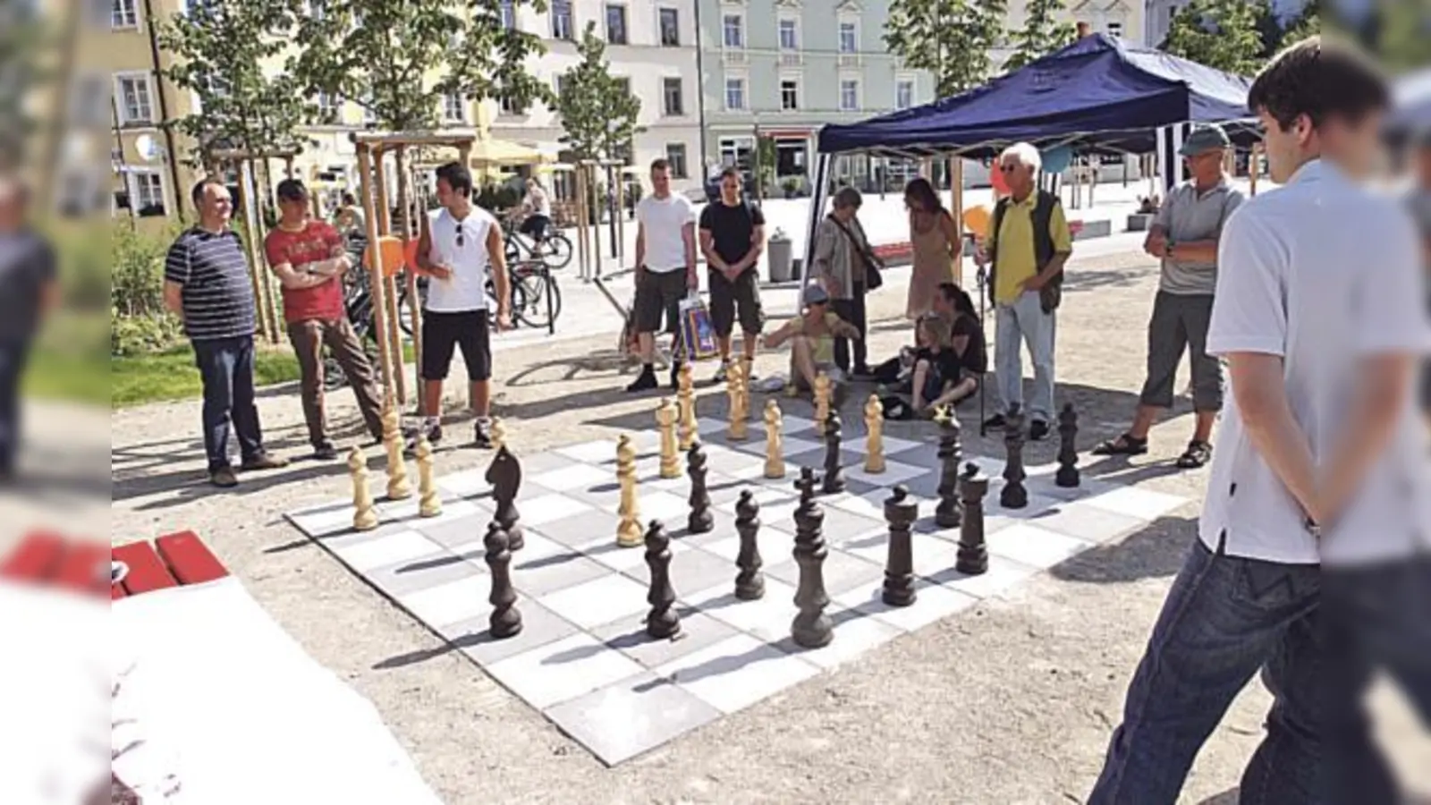 Ein buntes Programm wird beim Poesiefest am Hans-Mielich-Platz am 24. Juli geboten, dazu gehört Blitzschach, Bauchredner und viel Musik. 	 (Foto: VA)