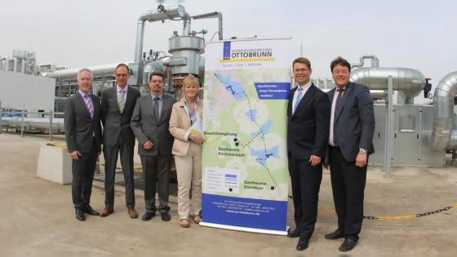 Macher vor imposanter Kulisse: Günter Heyland, Tilo Wachter, Thomas Hoppenz, Ursula Mayer, Falk-Wilhelm Schulz und Thomas Loderer (v.li.) sind in Sachen Geothermie sehr zuversichtlich.	 (Foto: RedB)