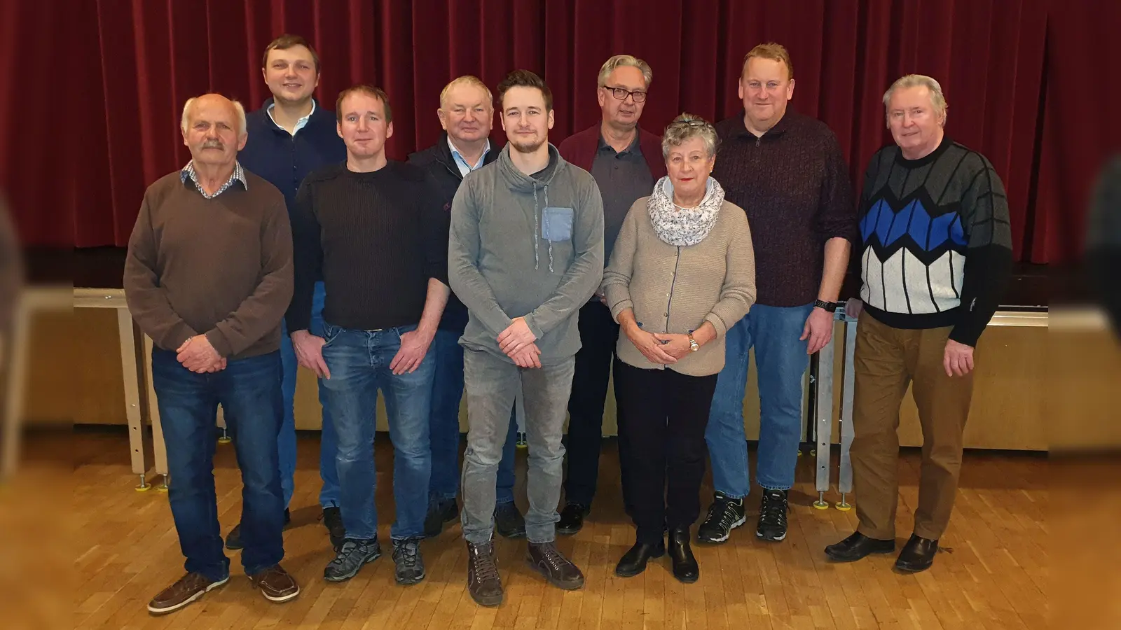 Der neue Vorstand der Harthauser Stockschützen (v.l.): Hans Jakob, Stefan Humplmair, Herbert Baumann jun., Jakob Karg, Christoph Petroll, Arndt Christl, Hermine Dann, Klaus Rojt und Richard Dann. (Foto: privat)