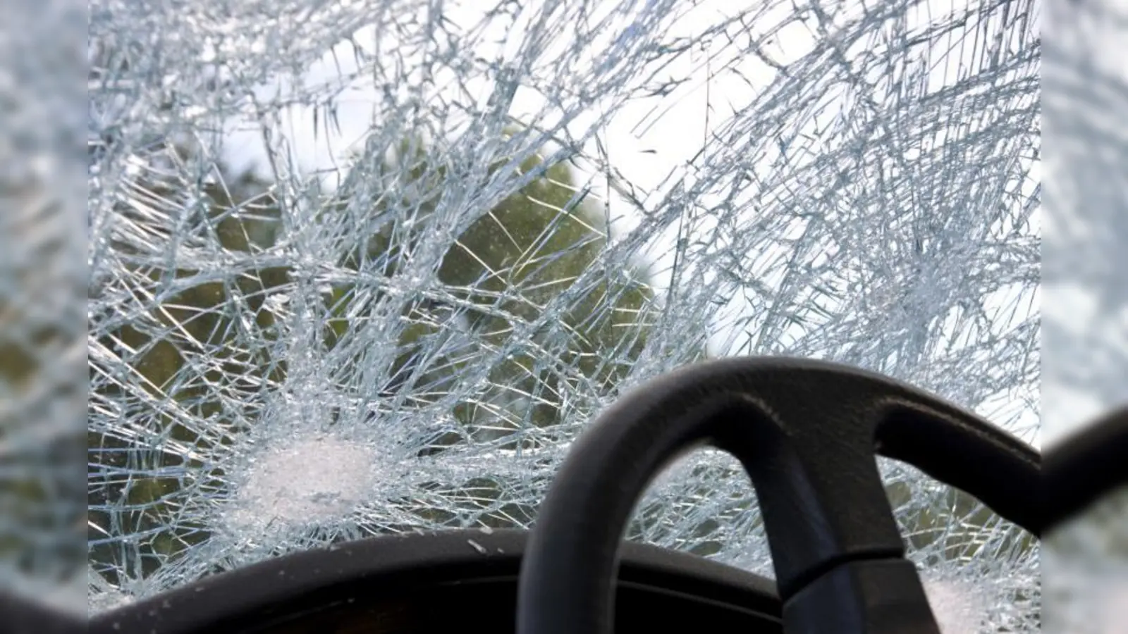 Glasbruch bleibt weiterhin der häufigste Teilkaskoschaden. (Foto: photos.com)