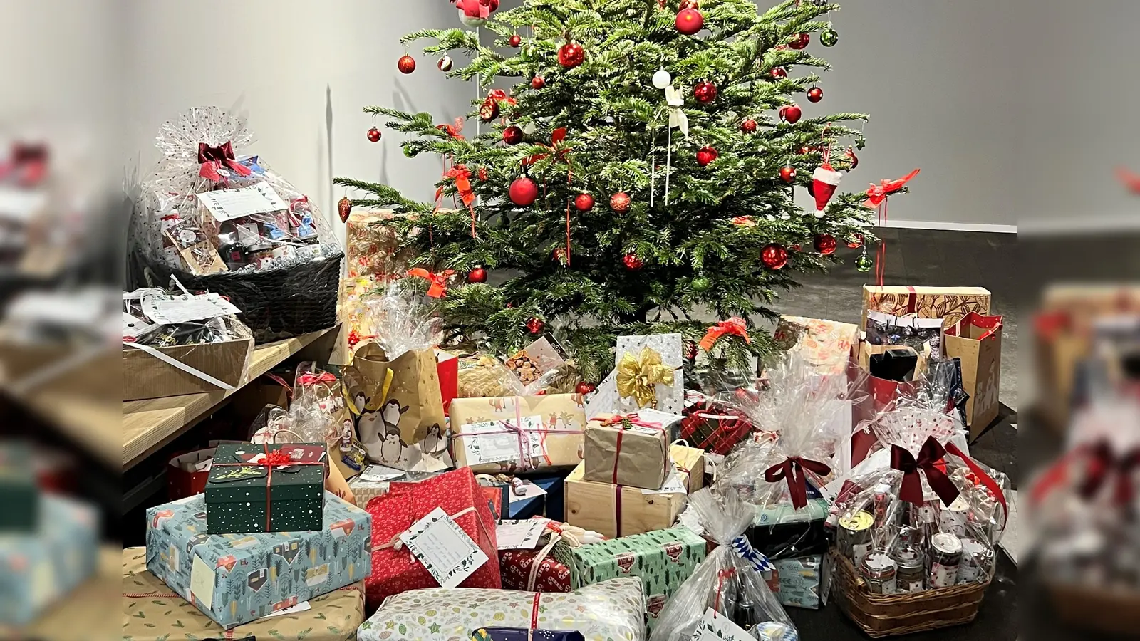 Im vergangenen Jahr konnten stolze 655 Wunschzettel erfüllt werden, auch in diesem Jahr will die Frauen-Union wieder viele Bedürftige beschenken. (Foto: FU-Vaterstetten)