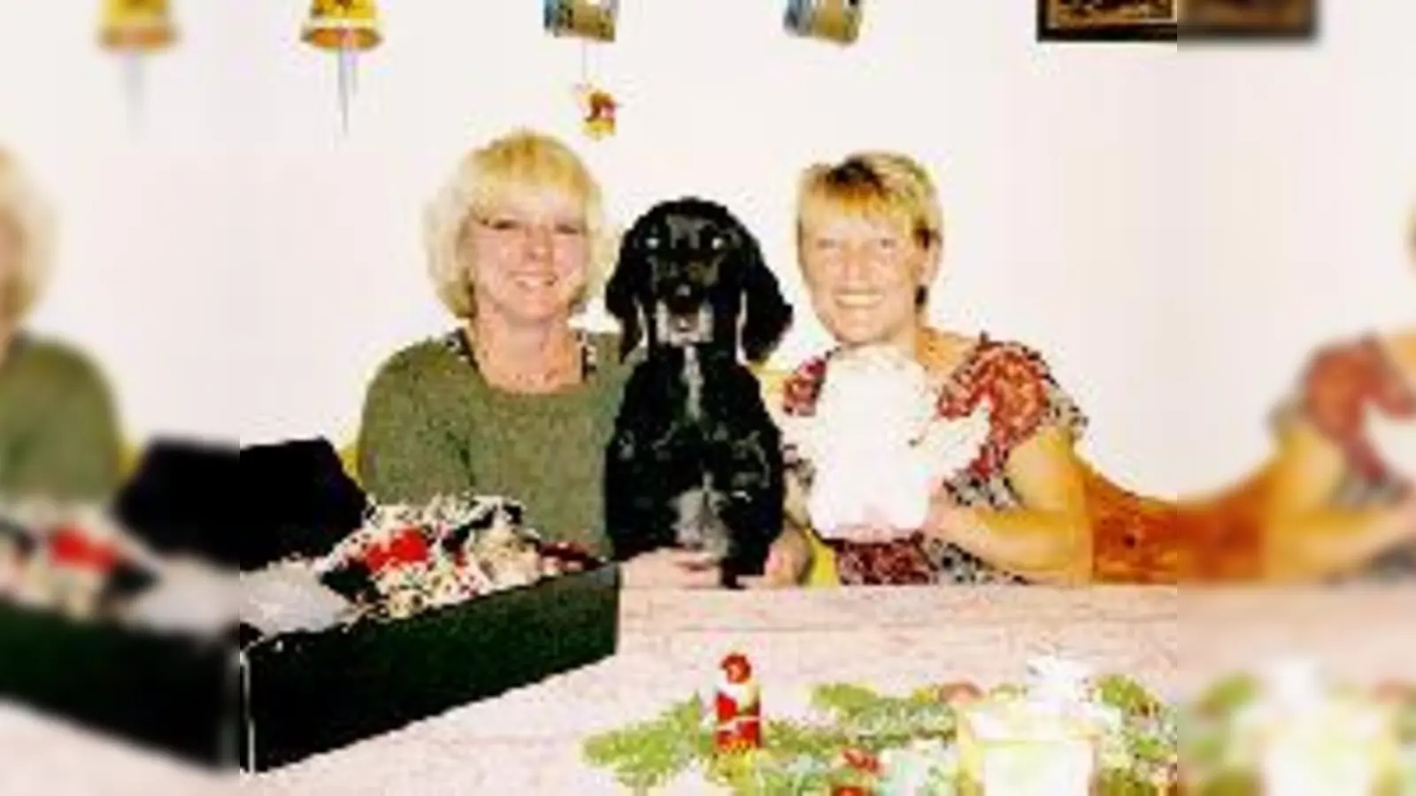 Karin Döring (links) ist sich sicher: Ohne ihren Engel Christiane Cramer hätten sie und Hund Fini, als sie vor dem Aus standen, keine Chance gehabt in Neuperlach wieder Fuß zu fassen.   (Foto: Föll)