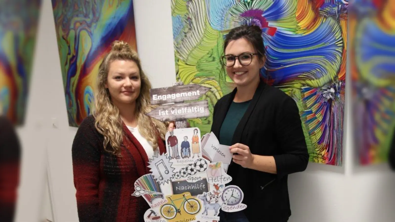 Fürs Freiwilligen-Engagement im Caritas-Zentrum West zuständig: die Sozialarbeiterinnen Annika Haas und Melanie Mahr (v.r.). (Foto: us)