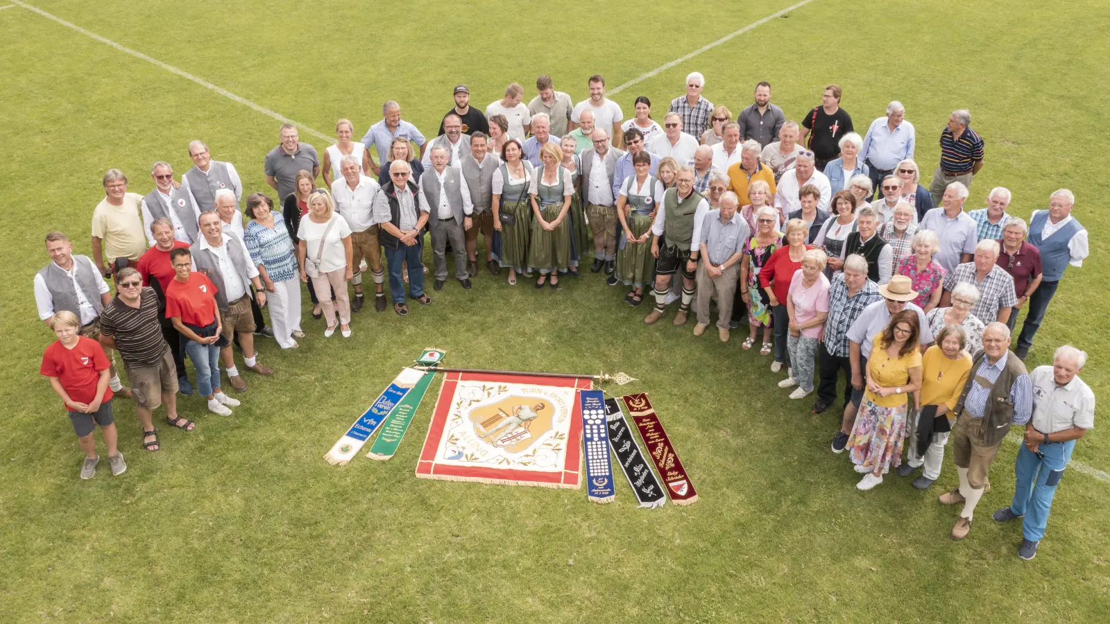 Die geehrten Mitglieder und die Vorstandschaft des TSV Alling e.V.. (Foto: Thomas Louis, Kunstforum allingas )