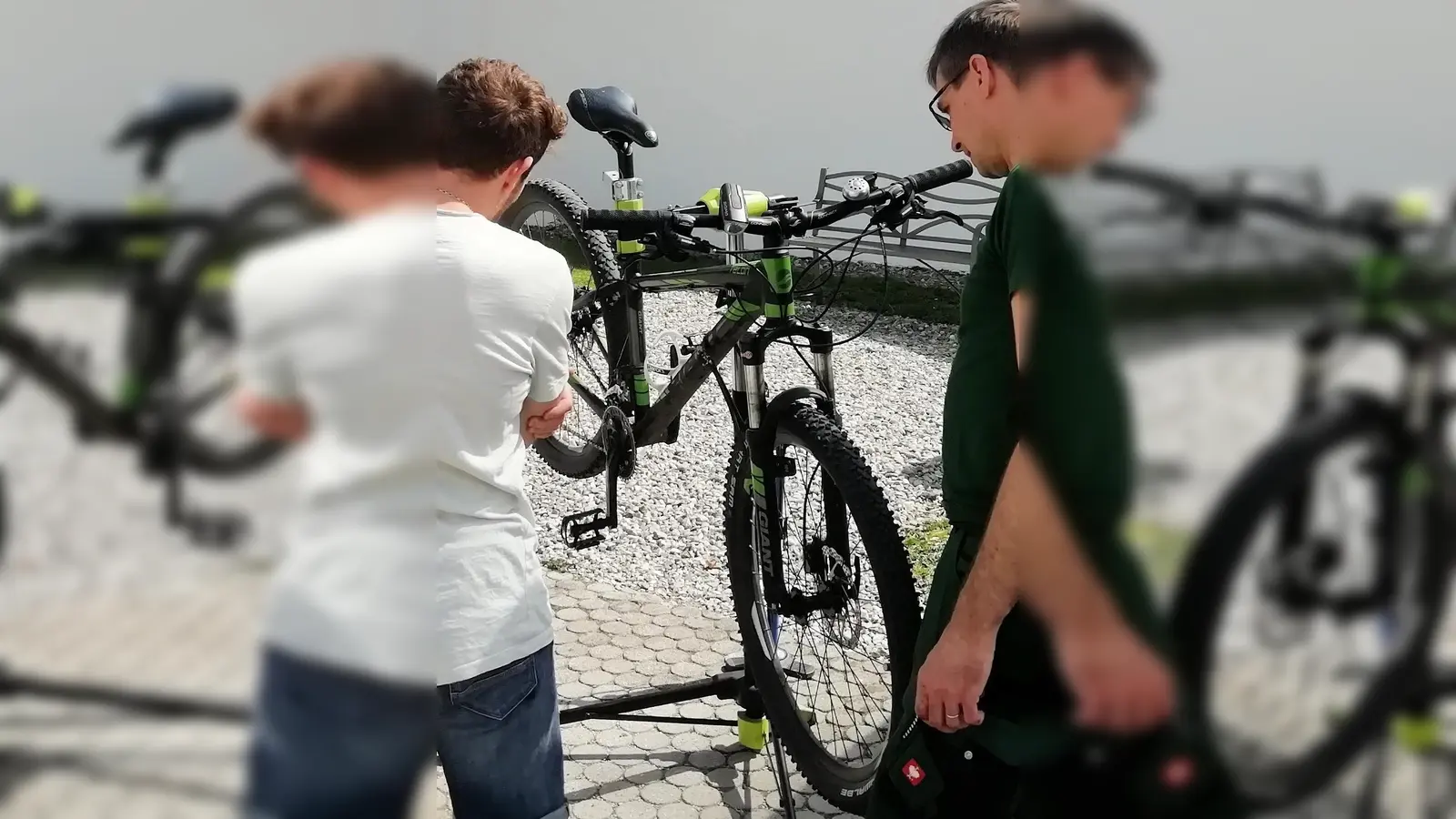 Beim Repair Café werden kleinere Reparaturen von Ehrenamtlichen durchgeführt. (Foto: Wiedemann)