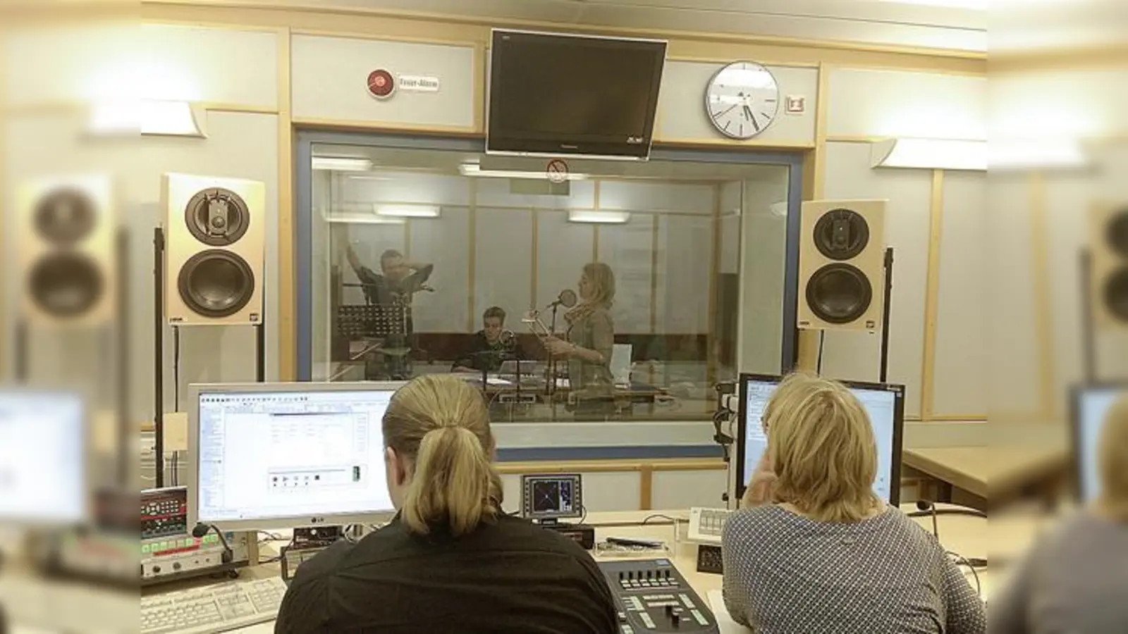 Bei der Aufnahme des Audio-Guides im Tonstudio des Bayerischen Rundfunks.	 (Foto: Sophie Masel)