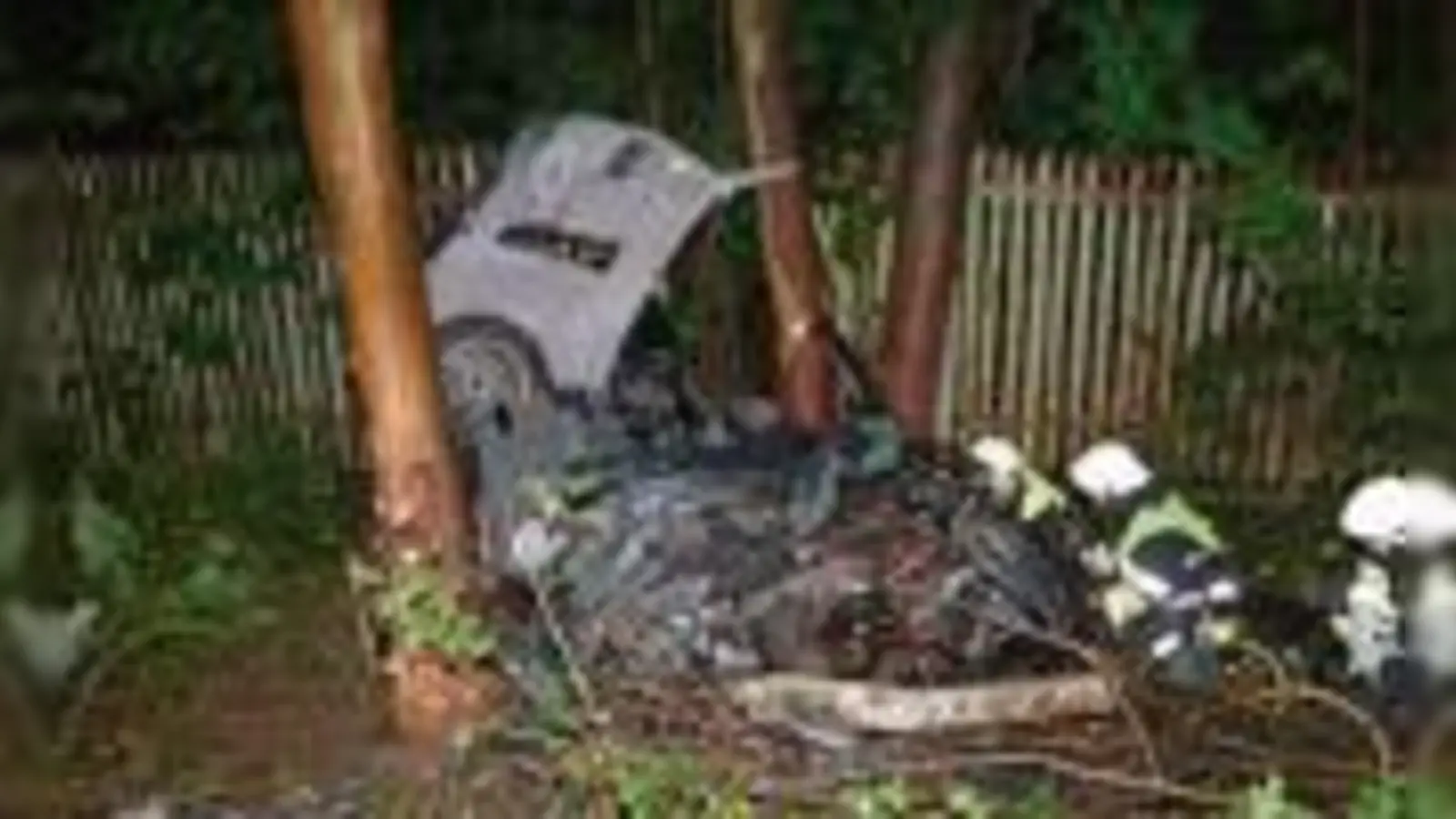 Die Feuerwehr hatte Mühe den Verletzten zu befreien. 	 (Foto: PPM)