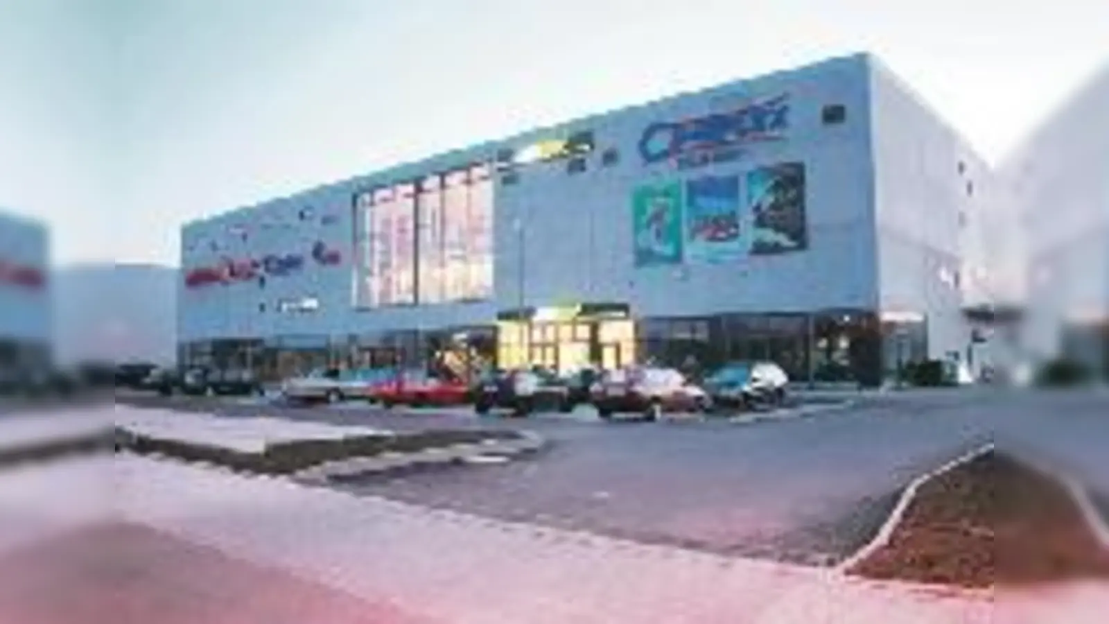 Kinogänger im Münchner Norden haben seit März eine neue Adresse: das Cineplex in Neufahrn. Hier trifft Hollywood auf Oberbayern.  (Foto: ba)