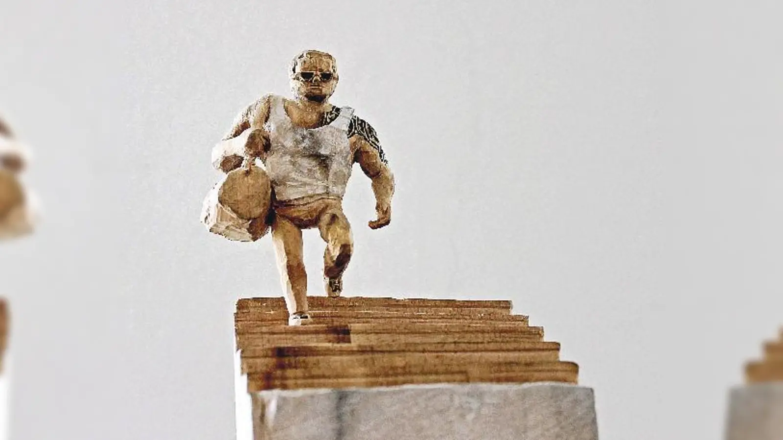 Die Figur »Iron Man« von Philipp Liehr kann man über die Osterfeiertag im Kulturzentrum Trudering besichtigen.	 (Foto: VA / Liehr)