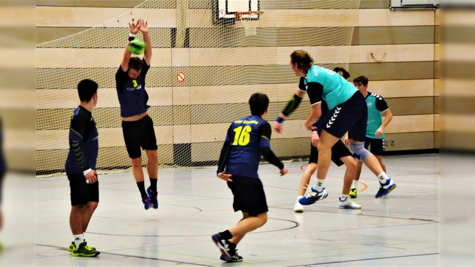 Die Schwabinger Gastgeber kämpften, aber die Dachauer waren stärker. (Foto: MTSV Schwabing)