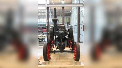 Der vor 99 Jahren gebaute Lanz-Bulldog mit seinen neuen Rädern. (Foto: Deutsches Museum)