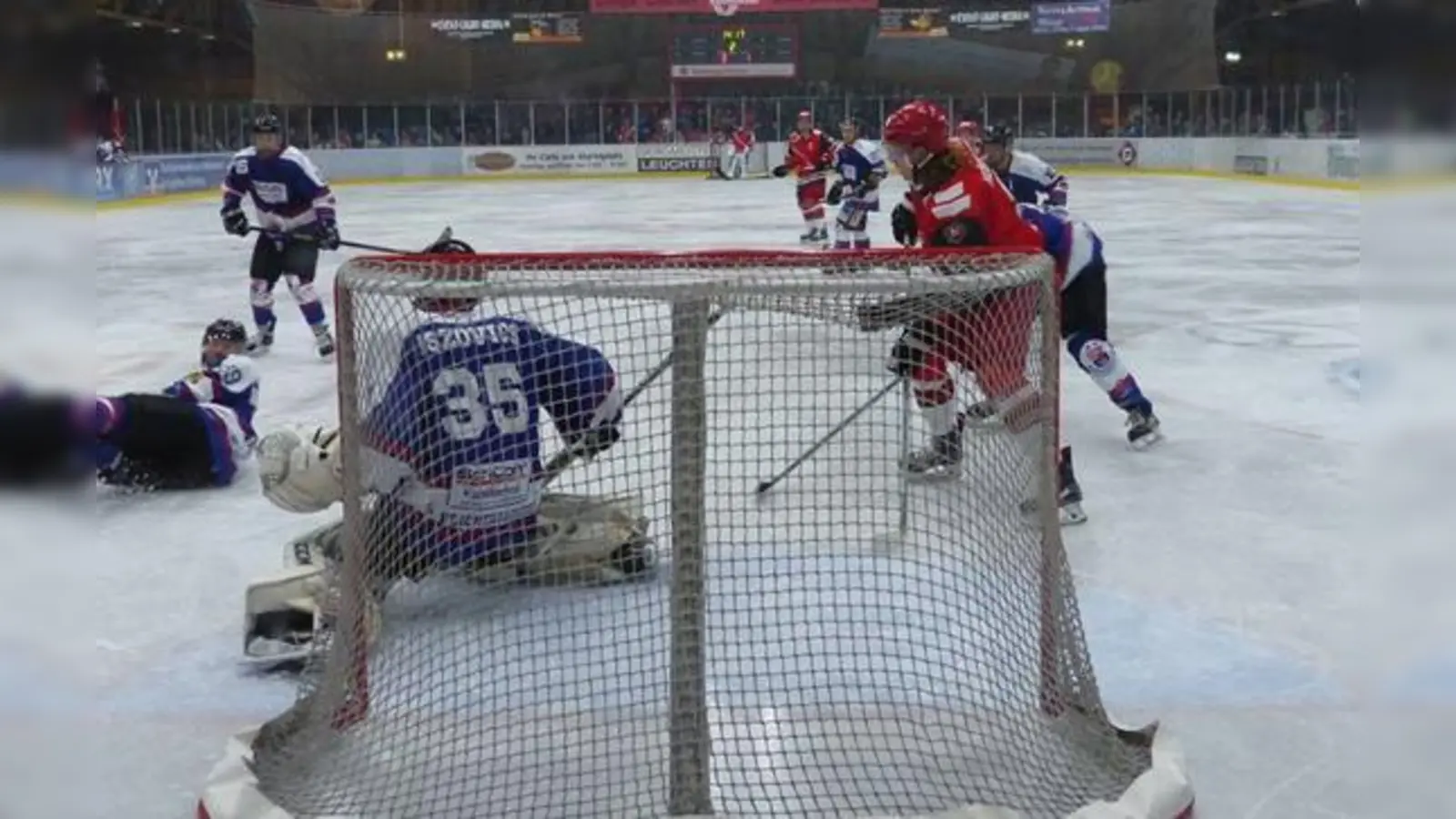 75 Tore hat die EHC-Torfabrik bereits »produziert«. Im bevorstehenden Match gegen den EV Wölfe Bad Wörishofen sollen noch einige dazu kommen.	 (Foto: smg / CU)