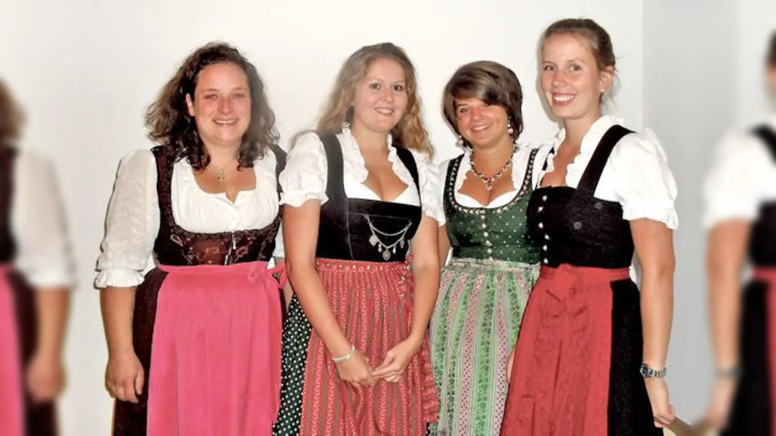 Katharina Nestler-Stolle, Sabsi Hennhöfer, Sandra Walter und Anna Berg freuen sich auf Mitstreiterinnen beim 1. Madl-Verein in Ottobrunn.	 (Foto: Privat)