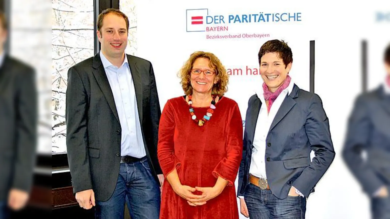 Bei der Spendenübergabe (v. li.): Michael Spitzweg, Karin Majewski (Geschäftsführerin des Paritätischen Wohlfahrtsverbandes in Obb.) und Claudia Hartl (zusammen mit Michael Spitzweg Geschäftsführung der Flohmarkt München-Riem GmbH).  (F.: privat)