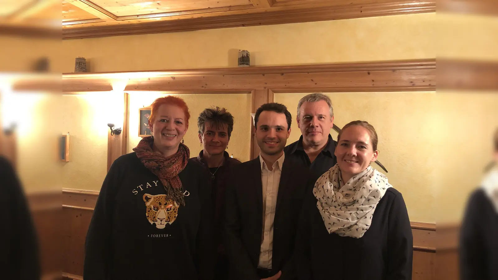 Birgit Schmidl, Anke Liebsch, Matteo Dolce, Thomas Bonz und Christine Himmelberg bilden den neuen Vorstand der SPD in Taufkirchen. (Foto: VA)