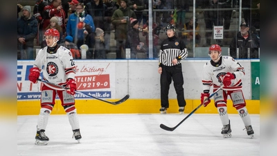 Verteidiger Christian Hummer und Nicolai Quinlan vom EHC Klostersee sollen gemeinsam mit ihrem Team für die notwendige defensive Stabilität in der Playoff-Serie gegen die Landsberg Riverkings sorgen. (Foto: smg)