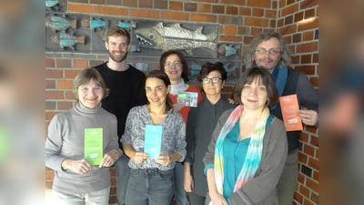 Haupt- und ehrenamtliche Mitarbeiter von KulturRaum: Sylvia Cserny, Sabine Ruchlinski, Anne Isabelle Zils (vorne von links) sowie (hinten v.on links): Brian Scheunchen, Jutta Vormwald, Muur Vindel Sanz, Jutta Vormwald und Nikolaus Schön. (Foto: tab)