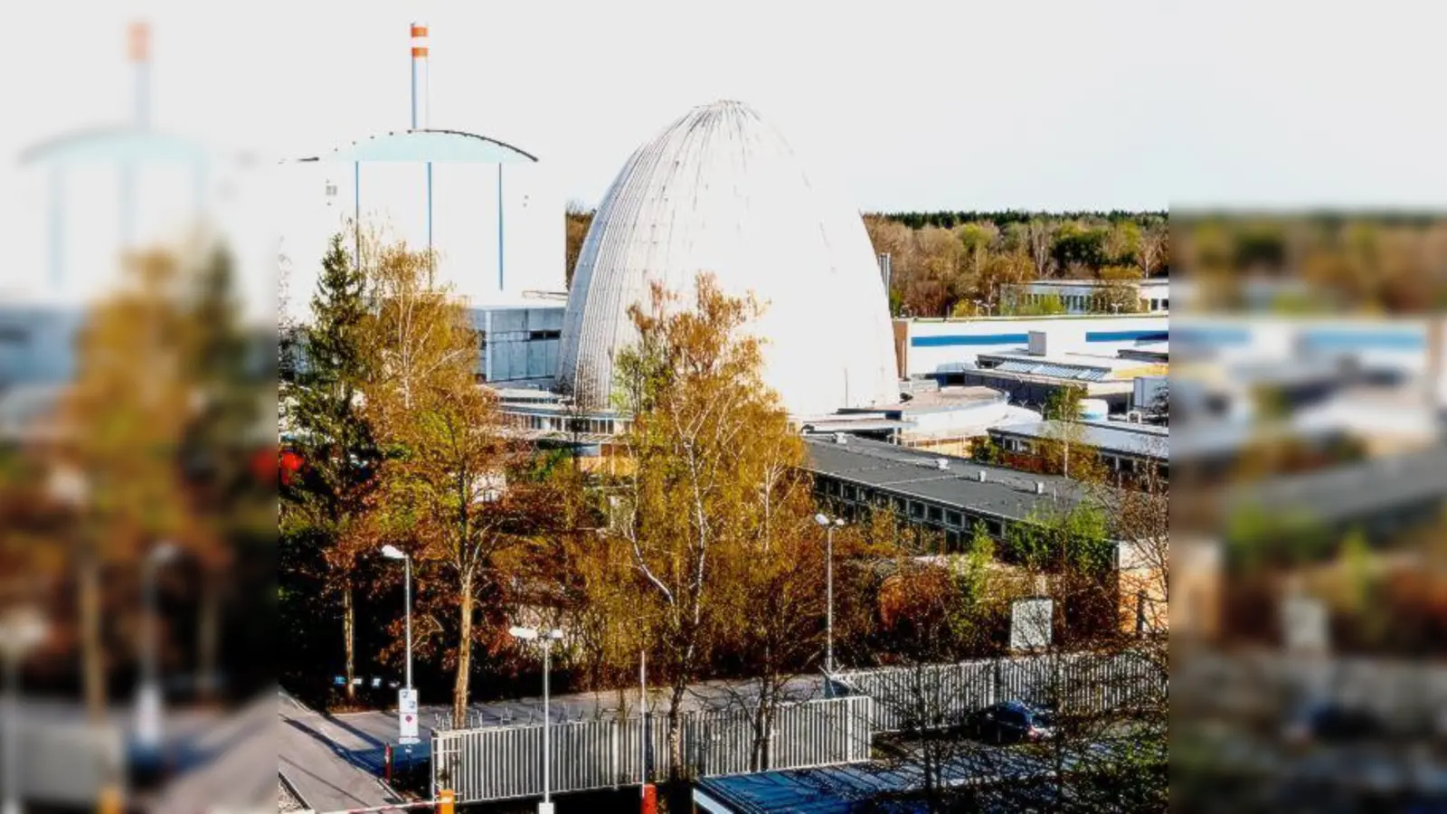 Die Forschungs-Neutronenquelle und das Atomei in Garching sind auch über die Stadtgrenzen hinaus bekannt. 	 (Foto: © Wenzel Schürmann/ TU München)