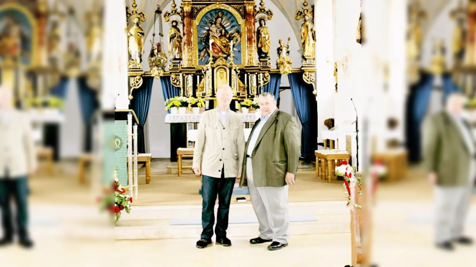 Pfarramtsvorsitzender Georg Fischer und Kirchenpfleger Jakob Glas freuen sich auf das Fest zum 100-Jährigen Bestehen von St. Johannes d. Täufer.   (Foto: hw)