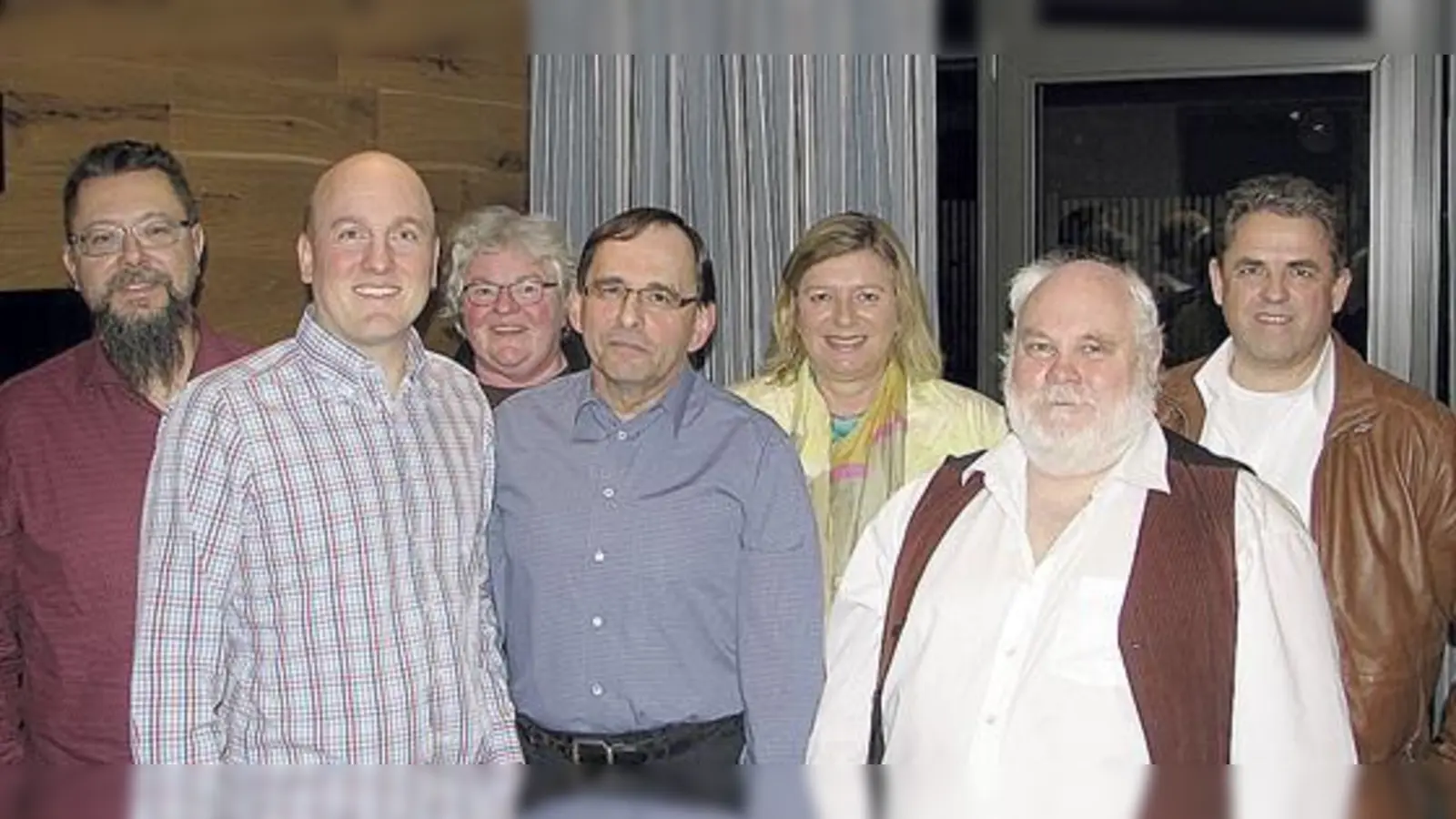 Der Vorstand des Schwimmvereins (v. l. n.  (Foto: Erich Mörike (Revisor), Ralf Vietze (Vorsitzender), Dagmar Hoffmann (Schatzmeisterin), Wolfgang Schwaiger (3. Vorsitzender), Elisabeth Rupprecht (2. Vorsitzende), Kurt Seiler (Schriftführer) und Manfred Axenb)