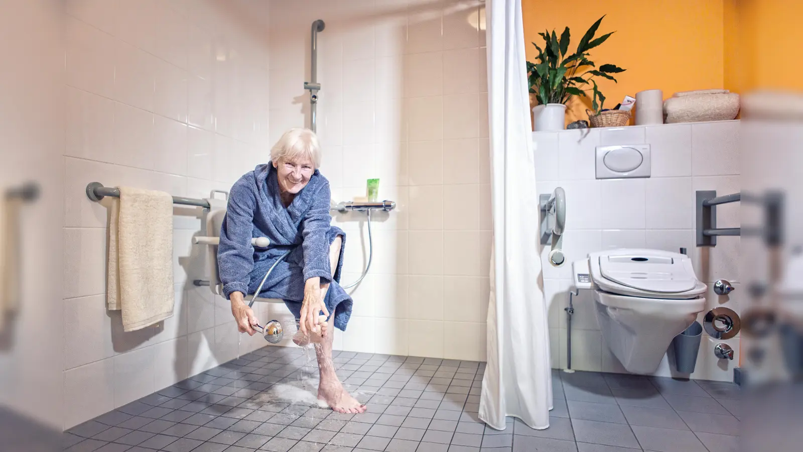 Wie man sein Bad so barrierefrei und altersgerecht umrüsten kann, dazu berät die Beratungsstelle Wohnen. (Foto: annabelleavril.com)