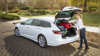 Gepäck gepackt und alles gut vorbereitet? Vor Antritt einer längeren Urlaubsfahrt gilt es aber auch, gut ausgeruht zu sein.  (Foto: © Auto-Medienportal.Net/Opel)