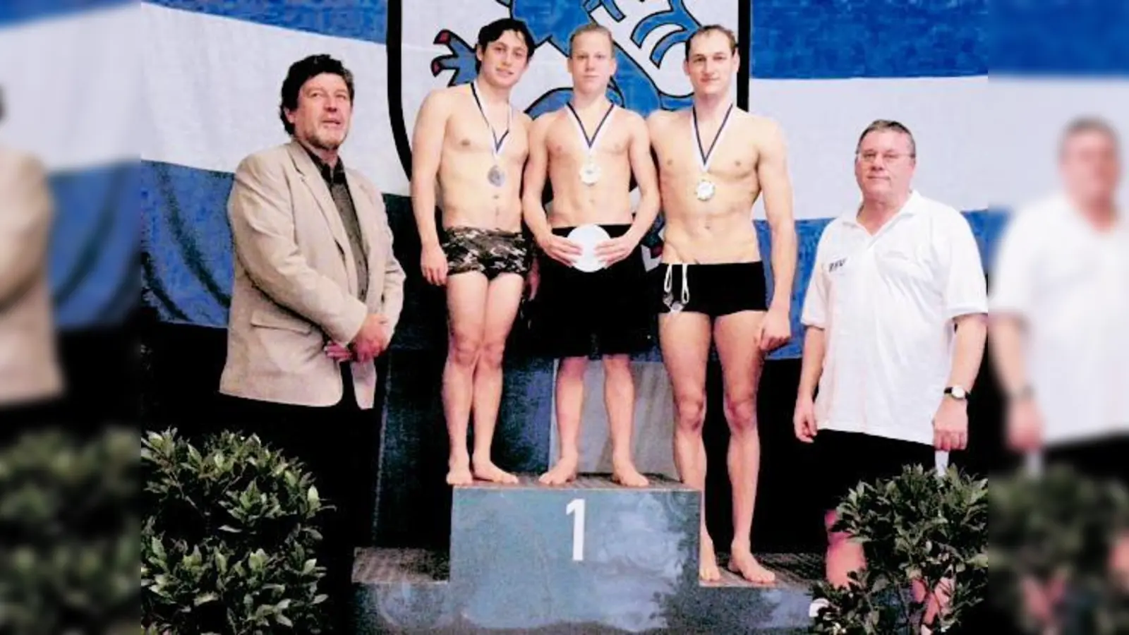 Florian Straubinger bei der Siegerehrung über 1.500 Meter Freistil. 	 (Foto: Privat)