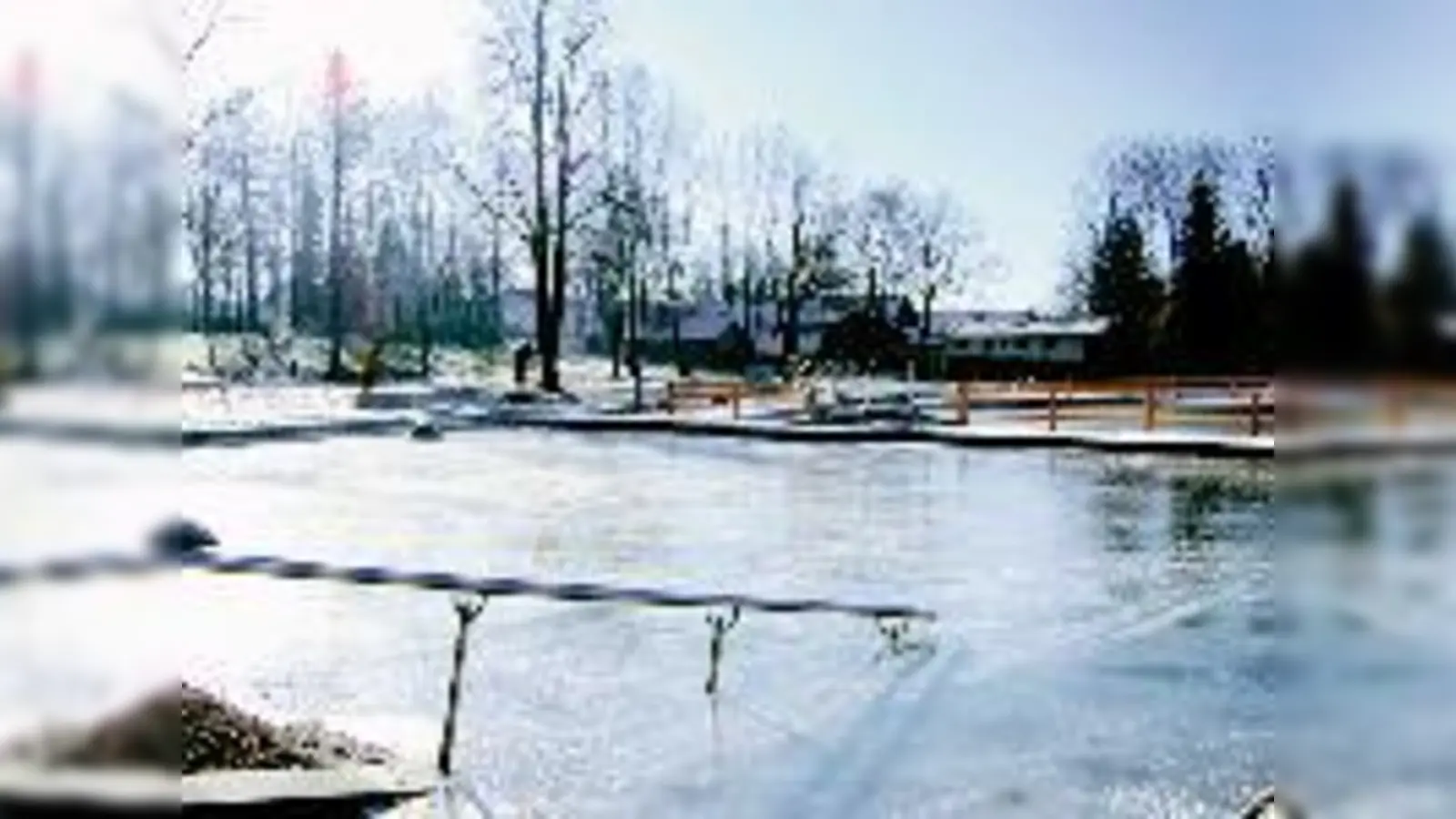 Noch liegt das Further Bad im Winterschlaf, doch bald könnte es sogar noch um Beachvolleyballplätze und eine Boulebahn erweitert werden.  (Foto: Pietsch)