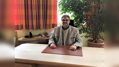 Bürgermeister Michael Falkenhahn wurde mit großer Mehrheit im Amt bestätigt. (Foto: hw)