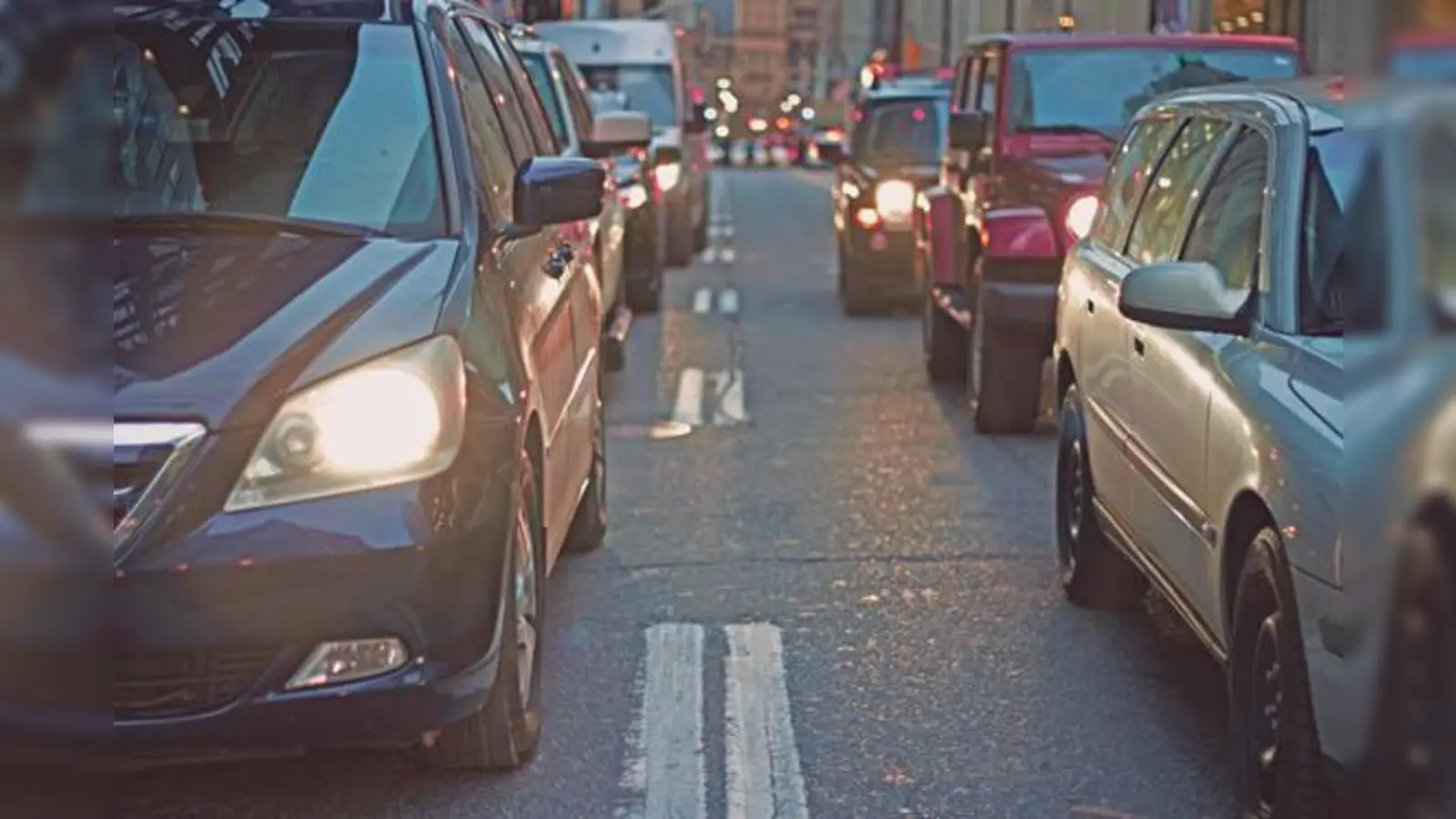 Staus auf dem Weg zur Arbeit kennen viele Pendler. In Kirchheim will man jetzt entgegensteuern.	 (Foto: CC0)