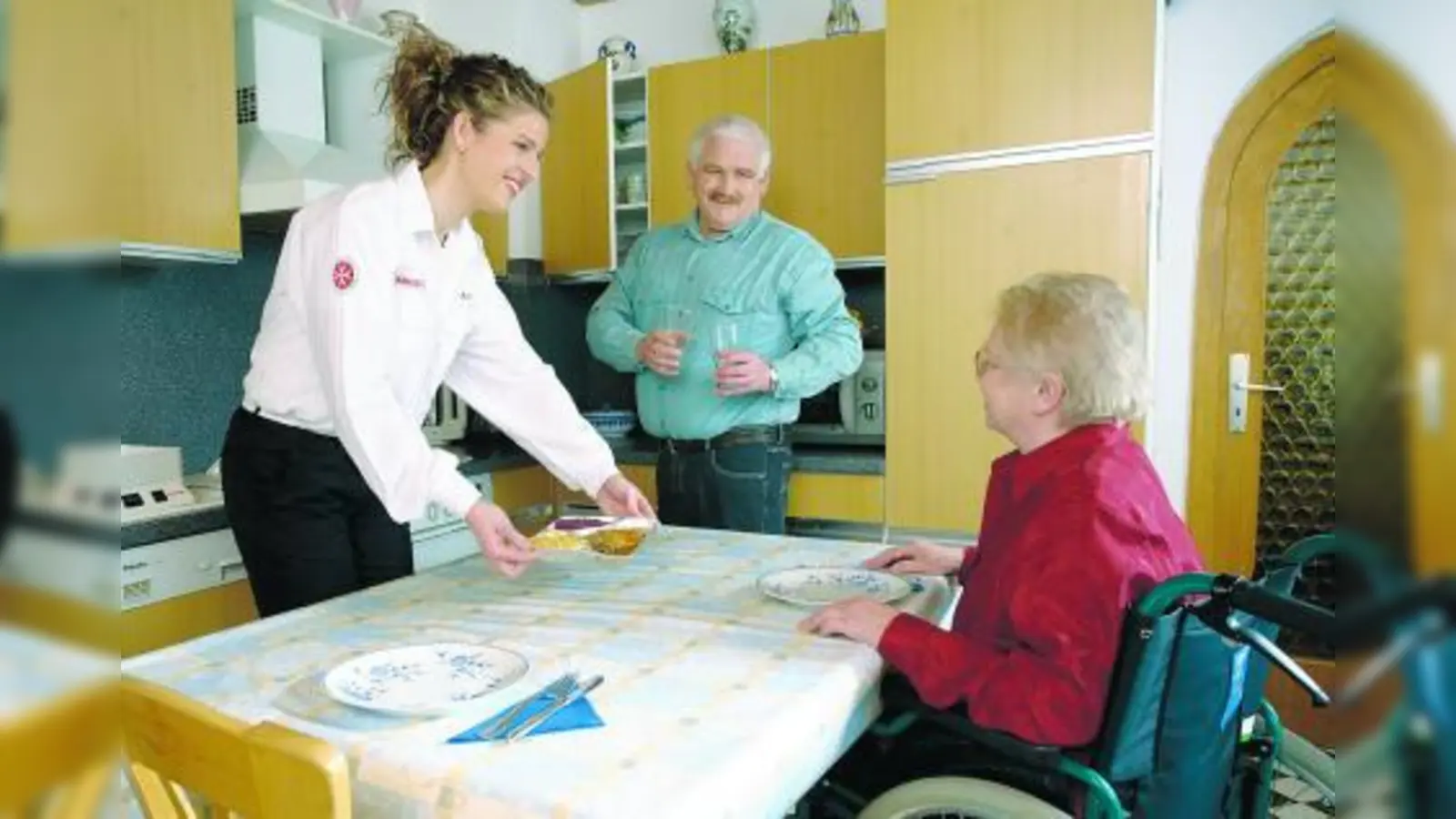 Ohne Einkauf zu Hause speisen - der Johanniter-Menüservice macht&#39;s möglich. (Foto: pi)