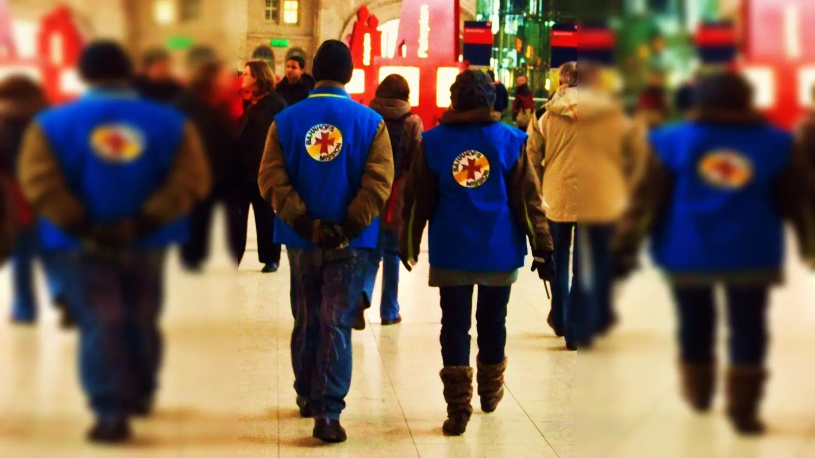 Noch mehr zu tun als sonst haben in Krisenzeiten die Mitarbeiter der Bahnhofsmission. (Symbolbild: Joeb07, CC BY 3.0)