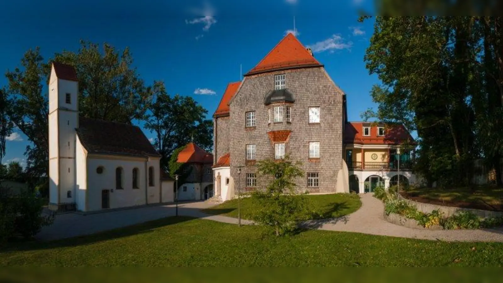 Schloss Kempfenhausen wurde vor 500 Jahren gebaut (1515 bis 1520). Heute ist es ein Veranstaltungshaus des Münchner Gesundheitsreferats. Auch heiraten kann man in dem Baudenkmal. (Foto: pr)