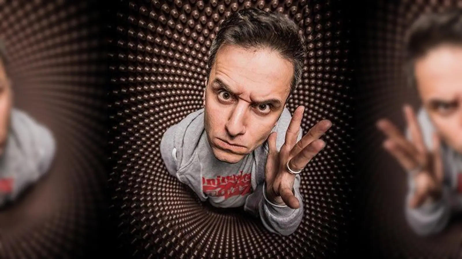 Özcan Cosar ist Stuttgarter, seine Wurzeln liegen am Bosporus; diese Mischung sorgt für unterhaltsame deutsch-türkische Comedy direkt aus dem Leben (Foto: Kulturreferat München)