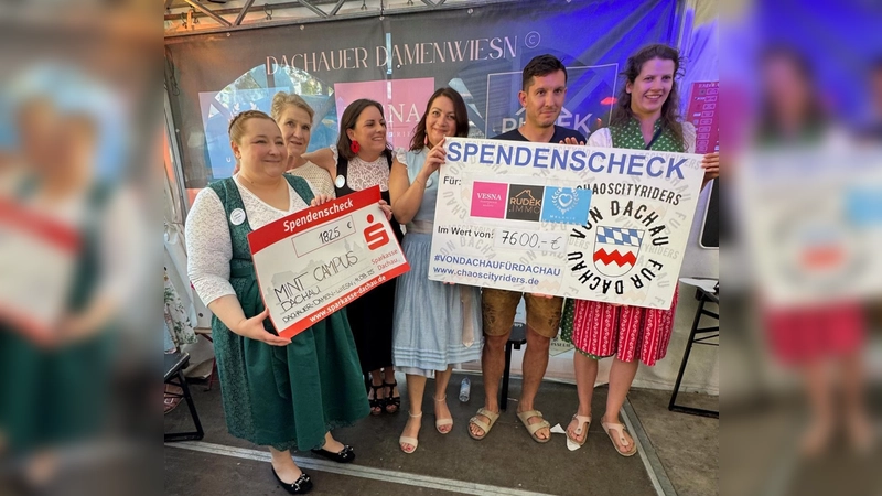 Von links: Melanie Ullmann (Trachten Ullmann), Eva Rehm (Mint Campus), Susi Rudek (Rudek Immobilien), Dagmar Markus (Vesna Parfüm &amp; Beauty), Tobias Pietzonka und Veronika Kaspar (beide Chaos City Riders) (Foto: Emma Danner)