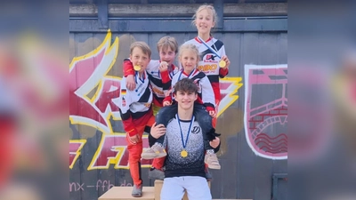 So sehen Sieger aus (von links): Gregorio Frison, Landolin Jeschke, Jamiro Löbel, Antonia Pain und Anastasia Frison. (Foto: BMX-Team Weilheim)