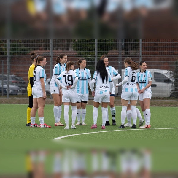 Vom Aufstiegswind erfasst: Frauen des TSV 1860 München.  (Foto: J. Mentel)