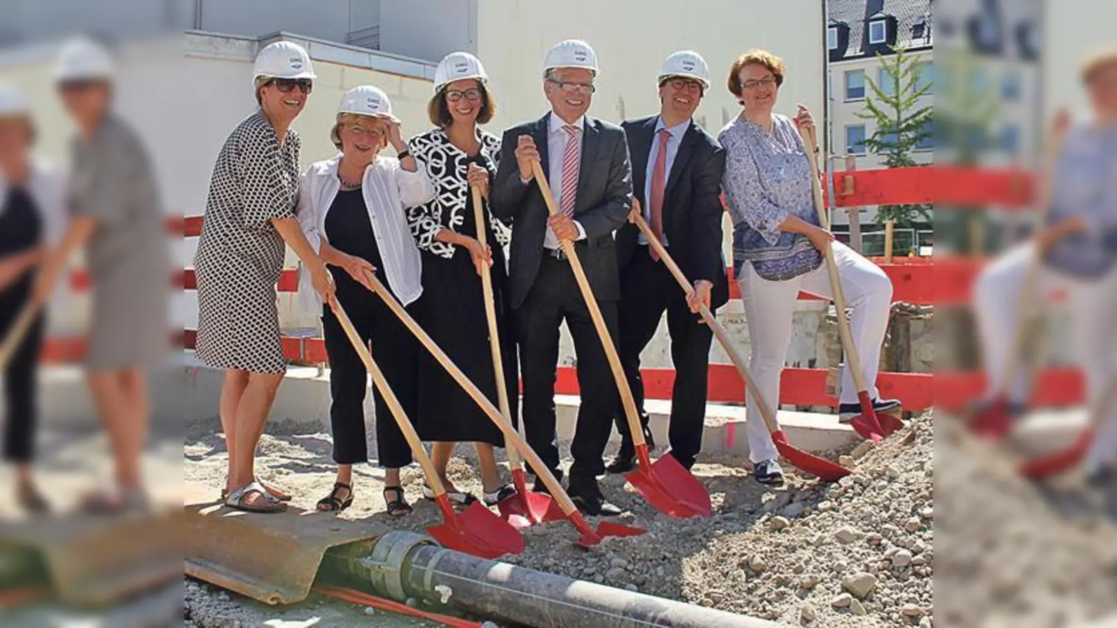 V. l.: Stadträtin Julia Schönfeld-Knor, BA-Vorsitzende Johanna Salzhuber, GWG-Geschäftsführerin Gerda Peter, MVHS-Managementdirektor Prof. Dr. Klaus Meisel, GWG-Sprecher Christian Amlong und Bürgermeisterin Christine Strobl.  (Foto: Katja Brenner)