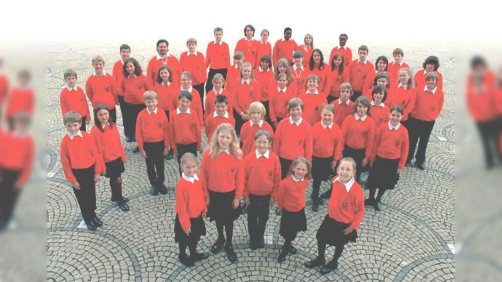 Die Münchner Chorbuben und Chormädchen laden am 16. Oktober zur musikalischen Weltreise. 	 (Foto: VA)