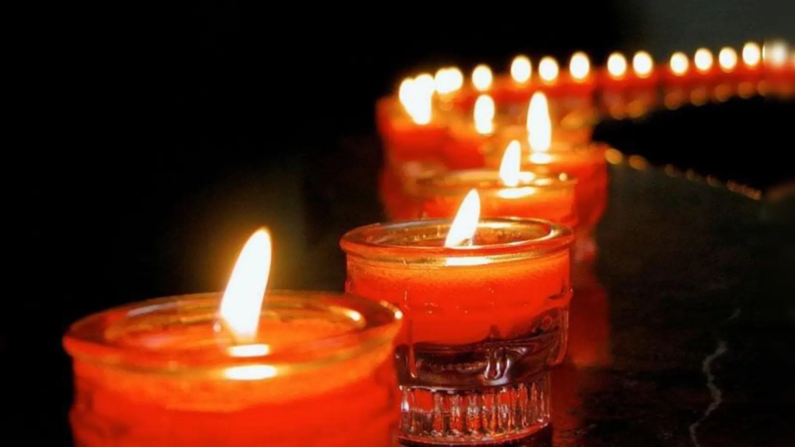 Am Freitag, 21. Juni, wird in St. Rupert zu Stille, Gebet, Meditation und Gespräch bei Kerzenschein eingeladen. (Foto: Marcus Lehmann)