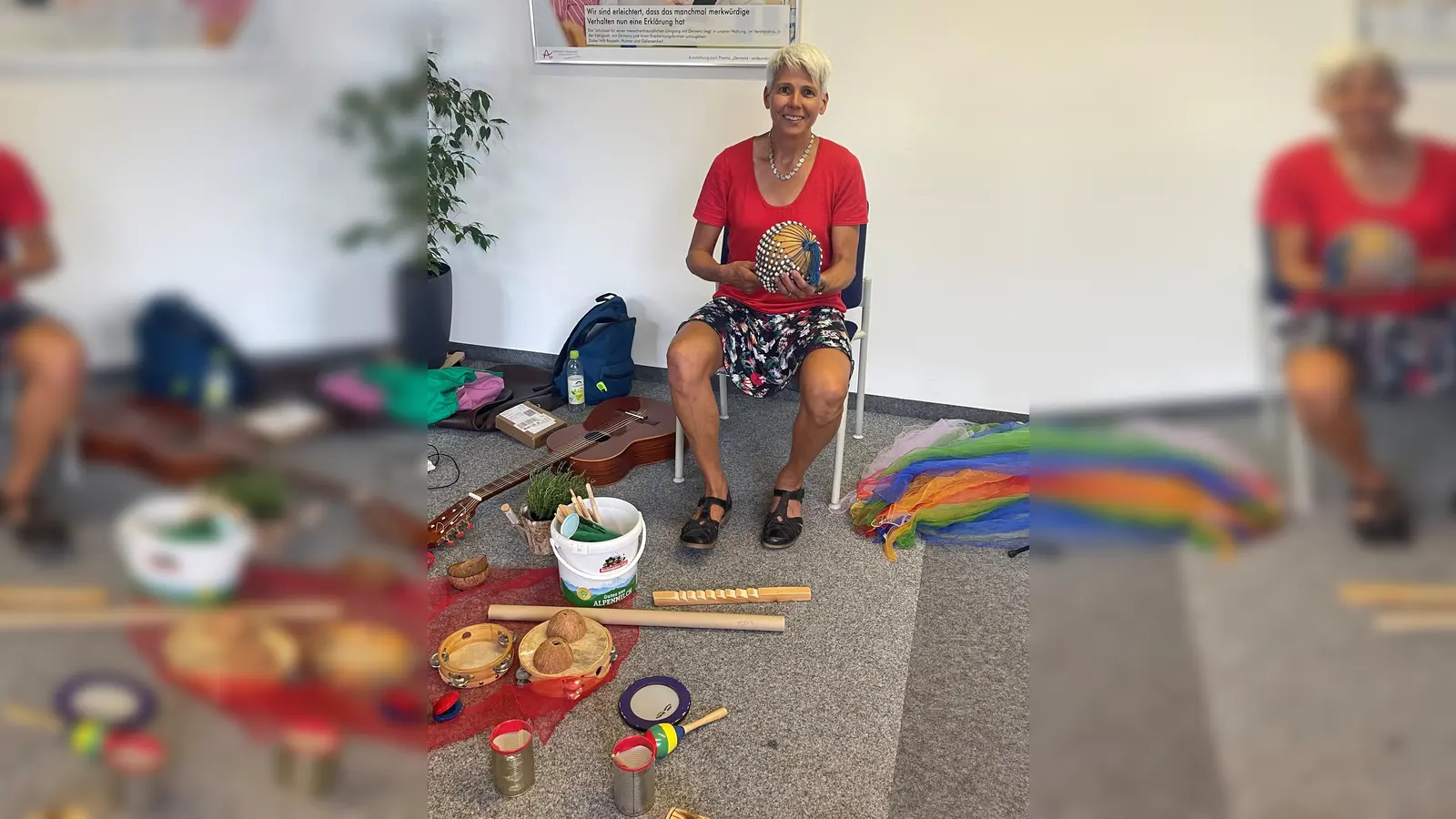 Musikgeragogin Carola Renzikowski bietet bei der AGLM ein Musikangebot für Demenzpatienten und deren Angehörige an. (Foto: hw)