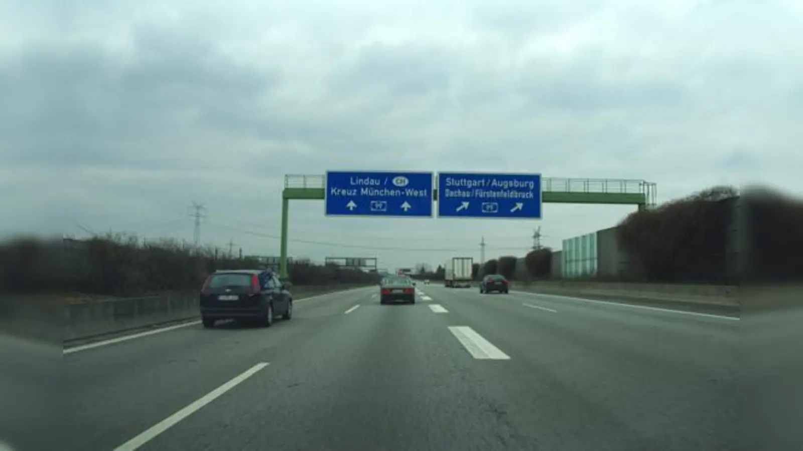 Das Autobahnnetz rund um München soll mehr Kapazitäten durch weitere Spuren erhalten. Neben der A99 betrifft das auch die A94 zwischen Steinhausen und Feldkirchen.	 (Foto: Archiv)