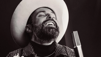 Sans2, ein Sänger mit einer hochkarätigen, souligen Stimme. (Foto: carlinevanoel)