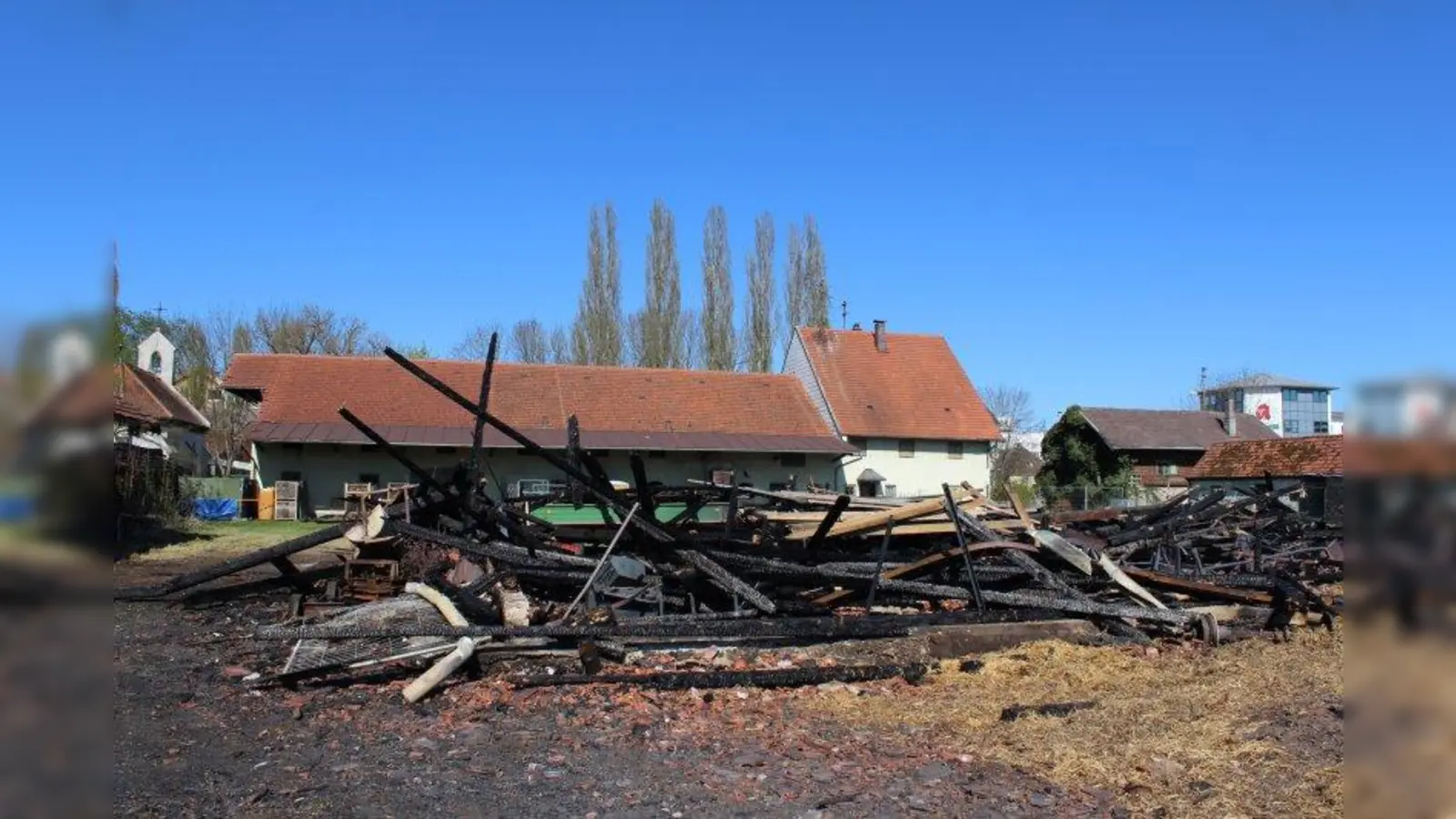 Nach Angaben der Polizei ist die Ursache für den Brand auf dem Ludl-Gelände fahrlässige Brandstiftung. Es entstand ein geschätzter Schaden von etwa 50.000 Euro. (Foto: sb)