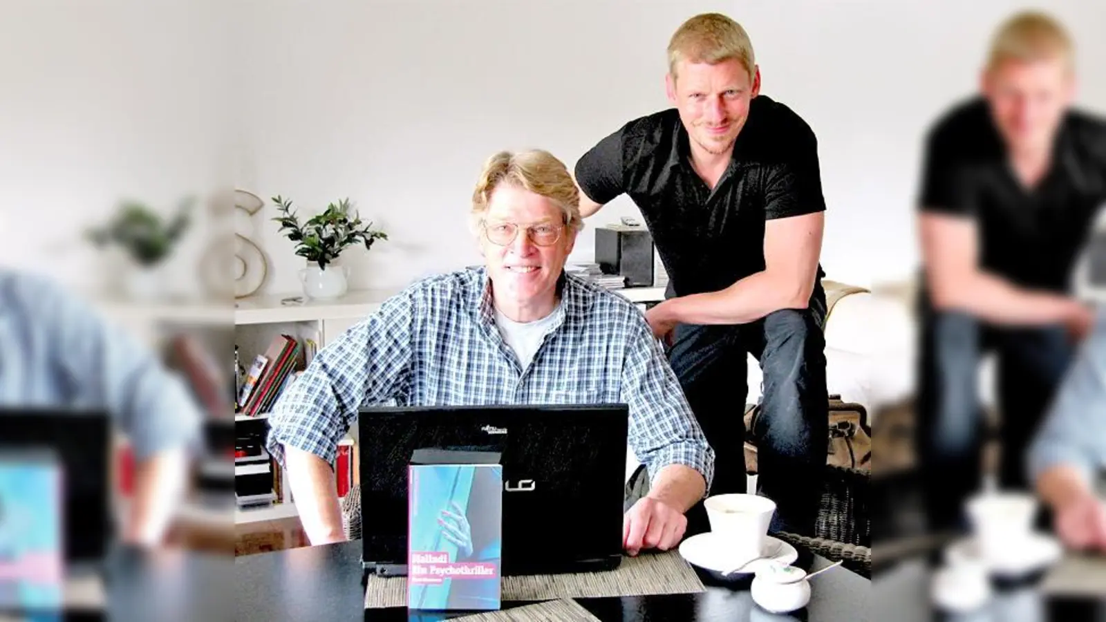 Gemeinsam arbeiten die beiden Freunde, Autor Ernst Kleemann (l.) und Schauspieler Martin Gruber (r.) am liebsten. 	 (Foto: Woschée)