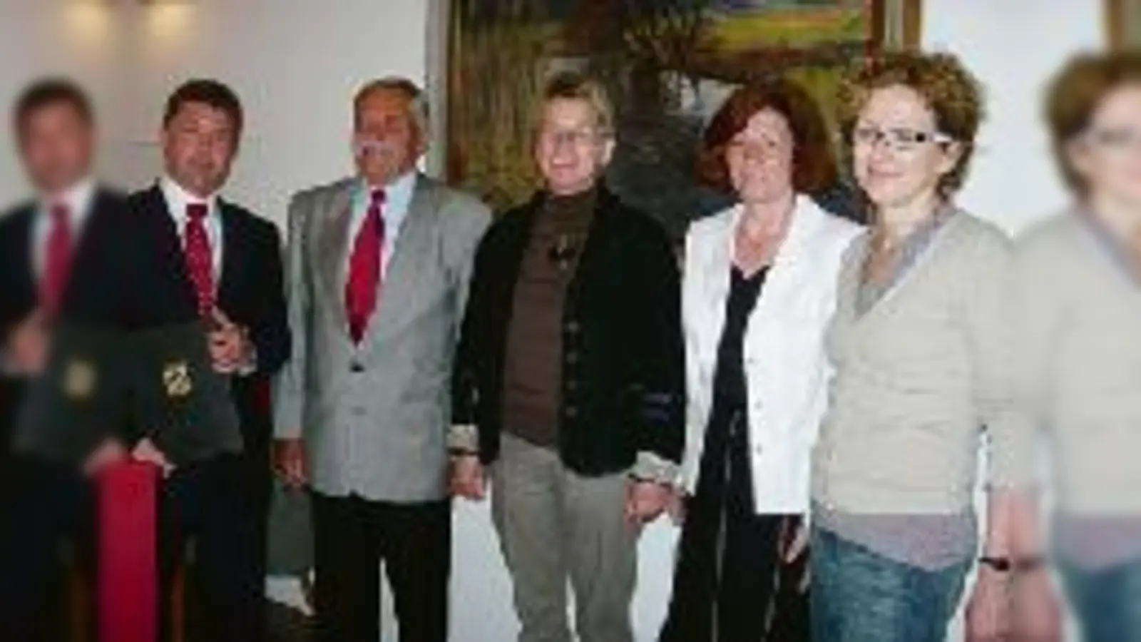 Der neue Haimhauser Bürgermeister Peter Felbermeier (CSU) mit den neu vereidigten Gemeinderäten Theo Thönnissen (ÜWG), Armgard Körner (Grüne), Gertrud Friedrich (CSU) und Dorothea Hansen (Grüne, von links).	 (Foto: sh)